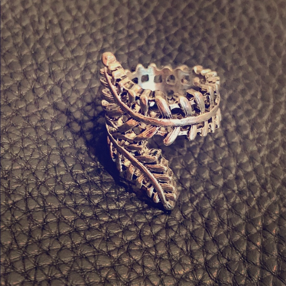 Silver leaves ring